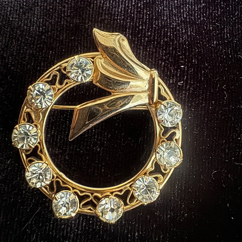 Vintage Wreath Brooch